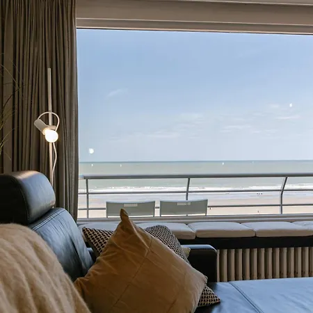 Huswell - Seafront With Stunning Views *